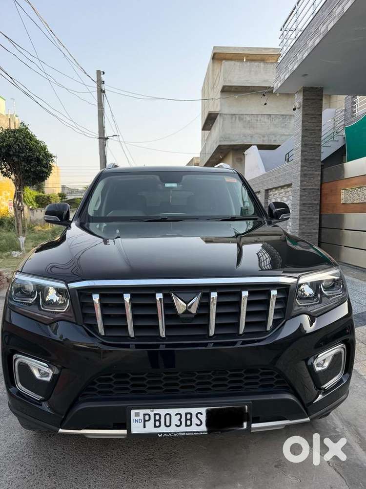 Mahindra Black Suv Diesel 2025