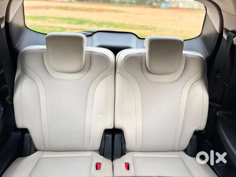 Mahindra Xuv700 2.2 Ax 7 Diesel At Luxury Pack Str Awd, 2024, Diesel