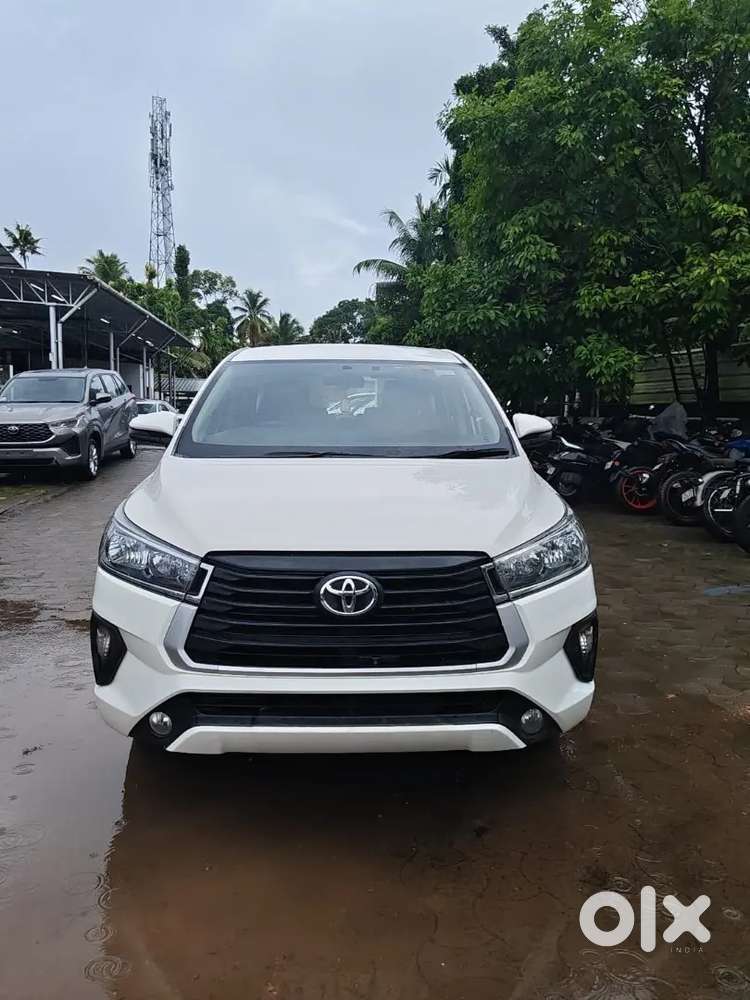 Innova Crysta 2.4 G At