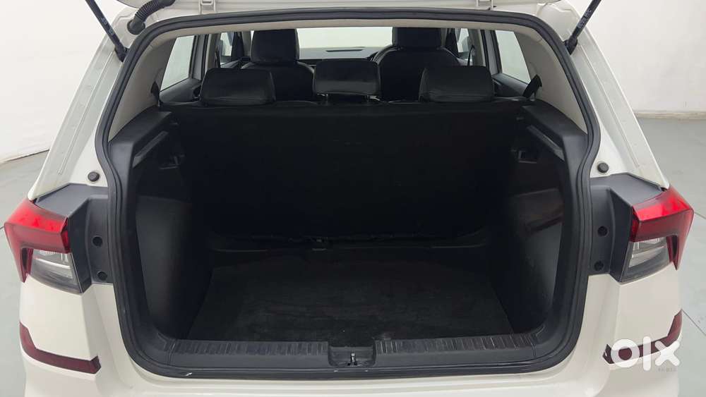 Skoda Kushaq Active 1.0 Tsi Mt, 2022, Petrol