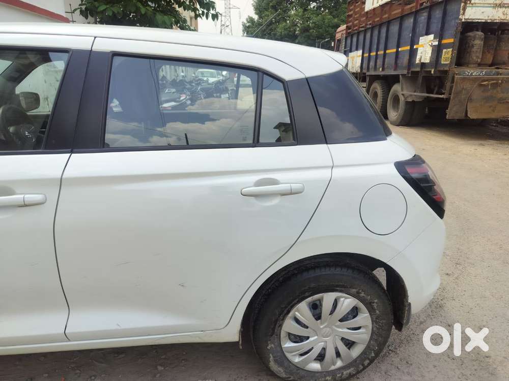 Maruti Suzuki Swift Vxi + Manual, 2024, Petrol