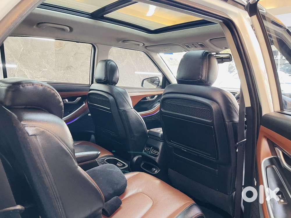 Hyundai Alcazar 2.0 Signature (o) Petrol At 6 Str Dual Tone, 2021, P..