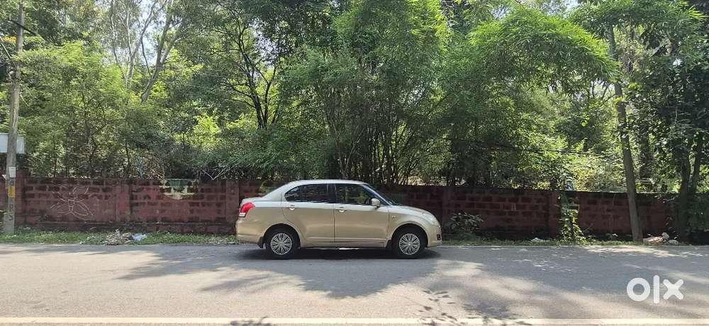 Maruti Suzuki Dzire 1.2 Vxi 2011