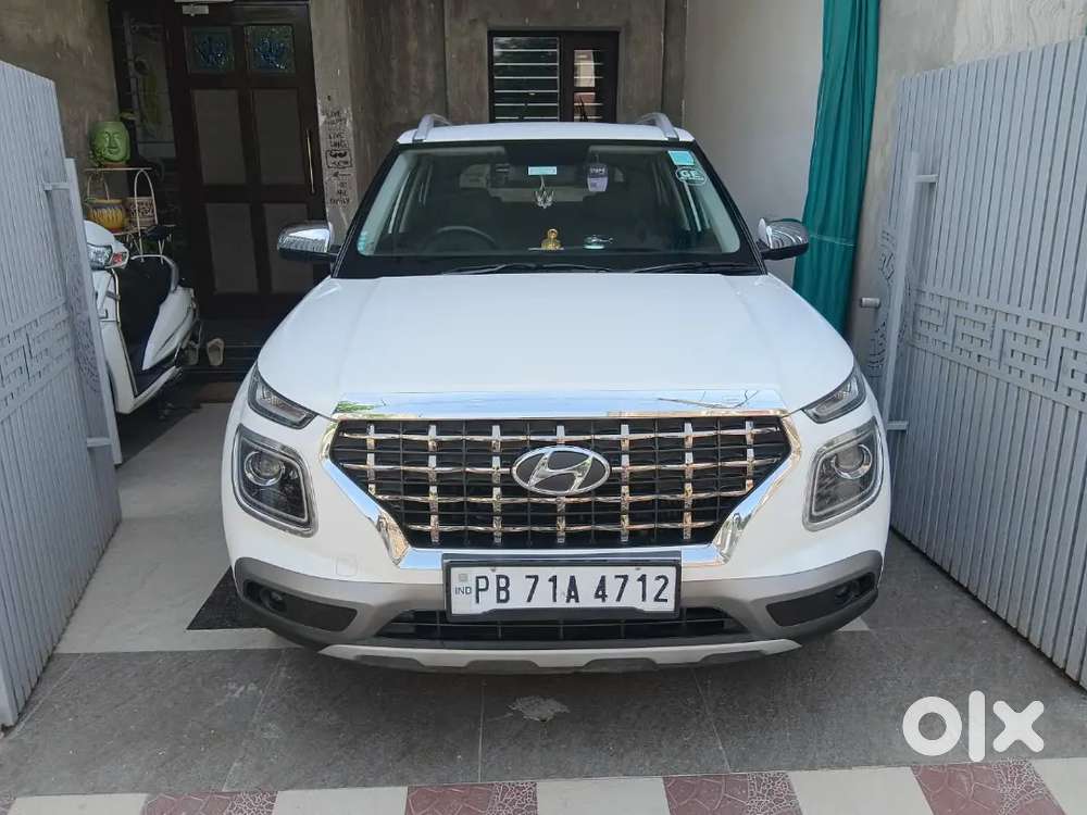 2nd Owner, Sx Top Model , Fully Insured , With Sunroof