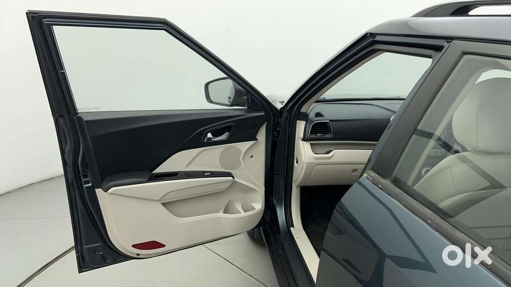 Mahindra Xuv300 W8 Option, 2022, Petrol
