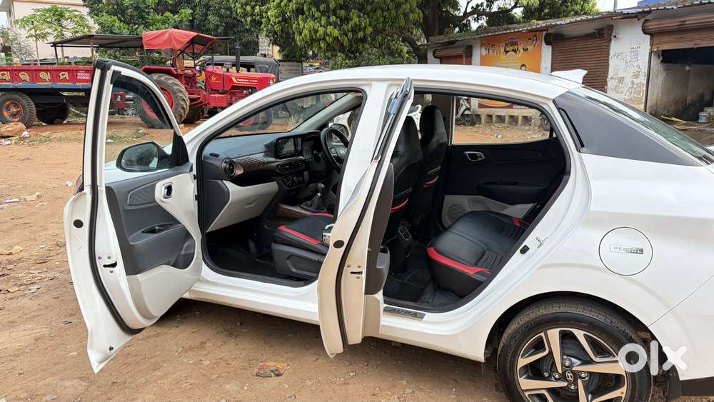 Hyundai Aura Sx (o) Manual, 2023, Petrol