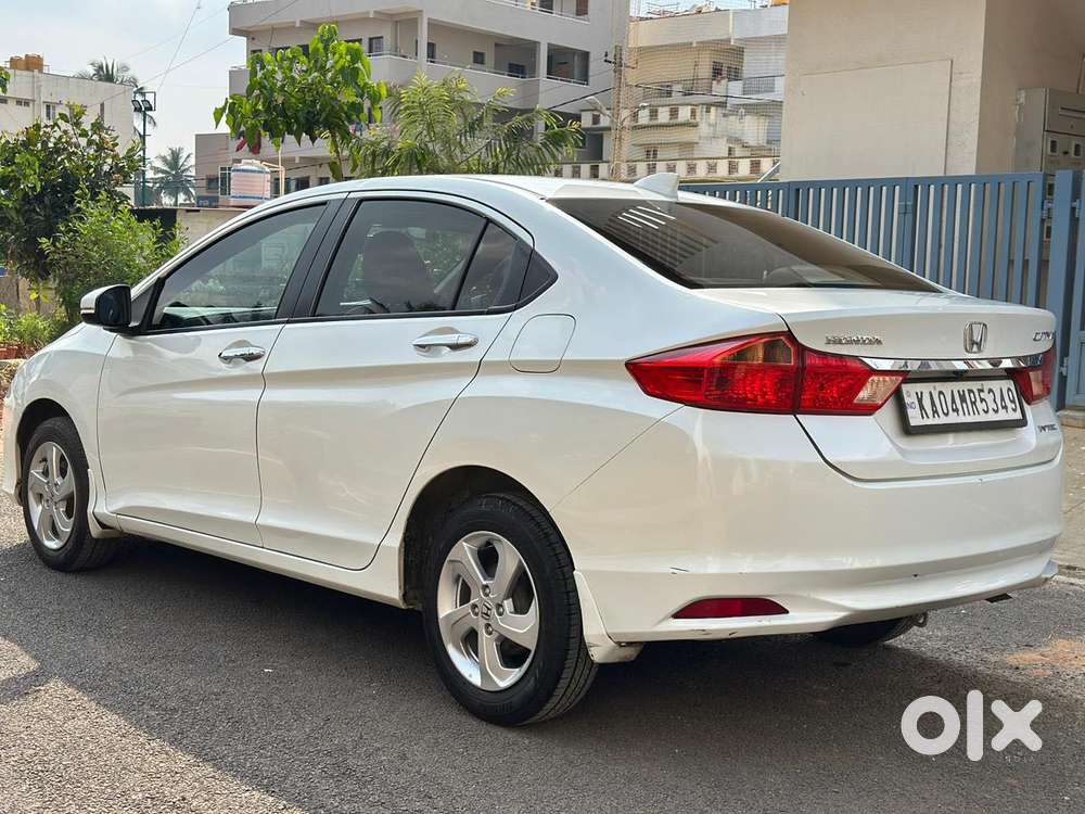 Honda City 1.5 V 5th Gen I-vtec Mt, 2016, Petrol