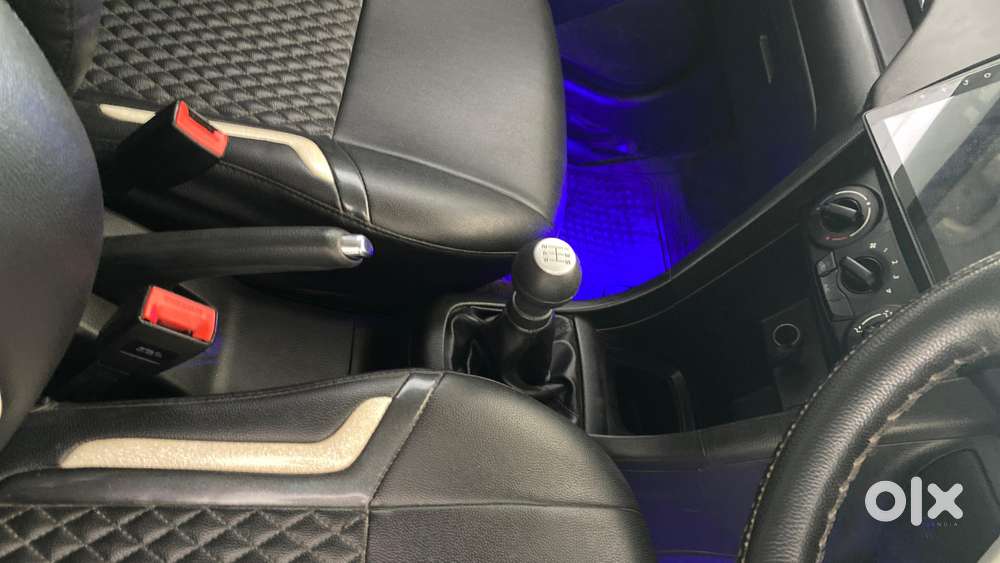 Maruti Suzuki Swift Vxi, 2017, Petrol
