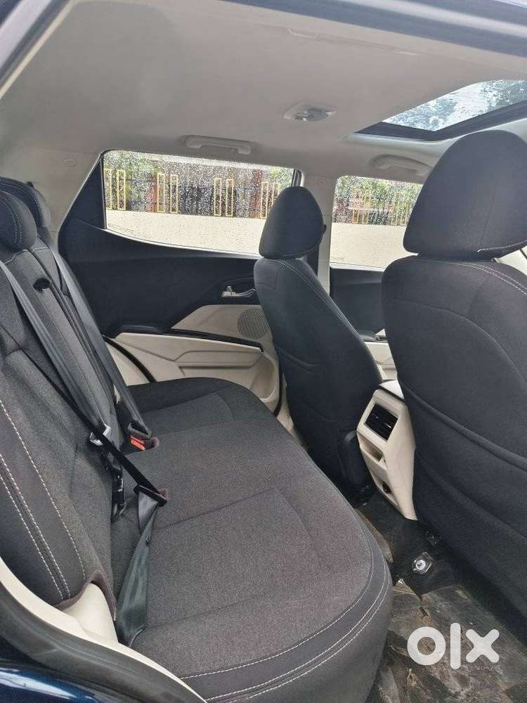 Mahindra Xuv 3xo Ax5 Pm At, 2024, Petrol