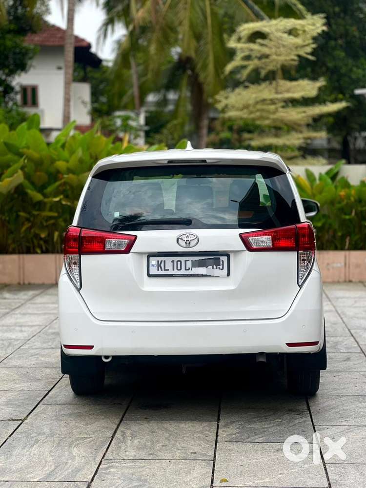 Toyota Innova Crysta 2.4 G Plus Mt 7 Str, 2022, Diesel