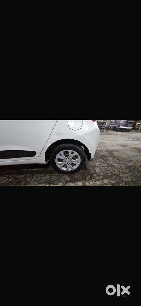Hyundai Grand I10 2016 Cng  144000 Km Driven
