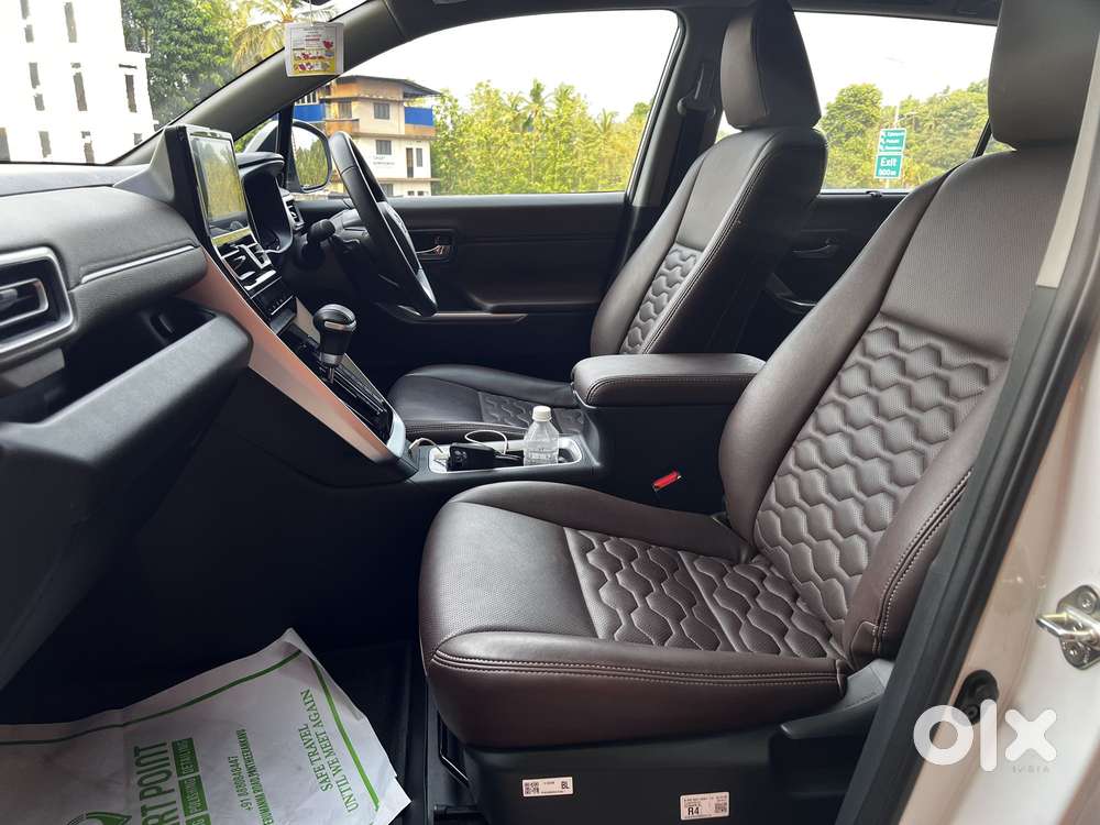 Toyota Innova Hycross 2.0 Vx Hybrid 7 Str, 2025, Petrol