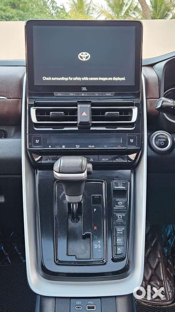 Toyota Innova Hycross 2.0 Zx (o) Hybrid 7 Str, 2025, Petrol
