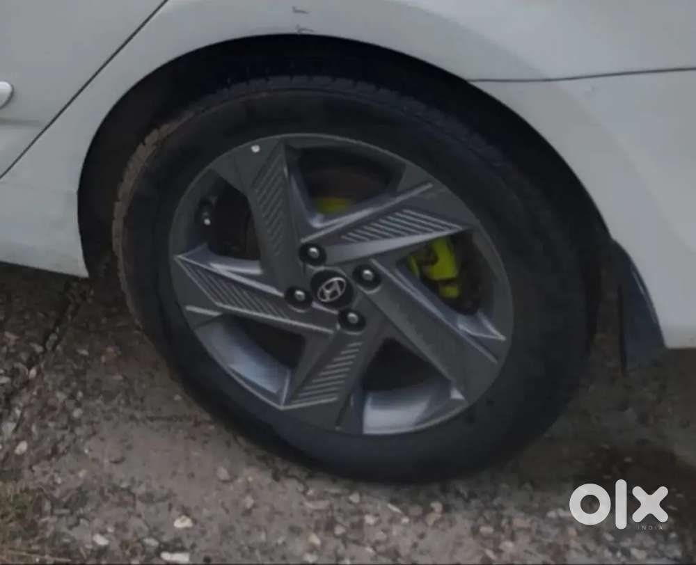Hyundai verna oem alloys 16 inch with brand new CEAT Tyres