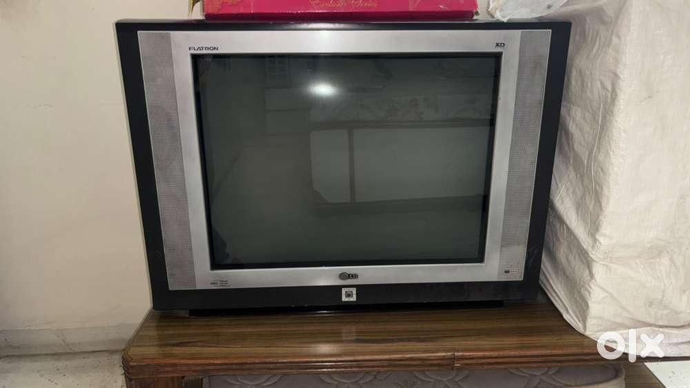 Lg flatron tv 32 inches smart single touch buttons golden eye