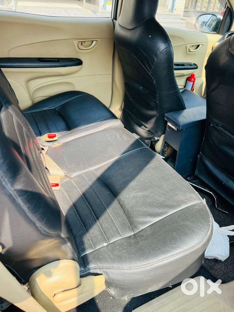 7 Seater Car Well Maintained With Full Insured