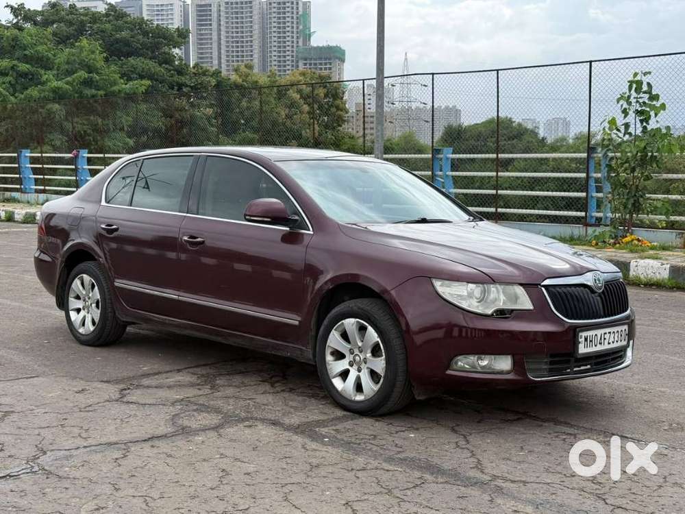 Skoda Superb { }2.0 Elegance Tdi At, 2013
