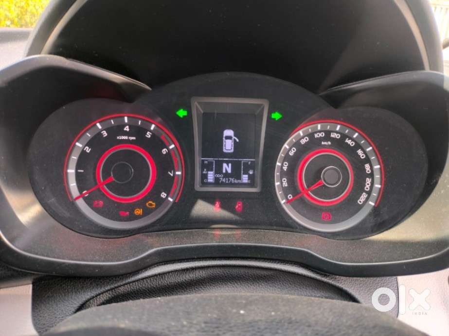 Mahindra Xuv300 1.2 W8 (o) Amt Petrol, 2022, Petrol