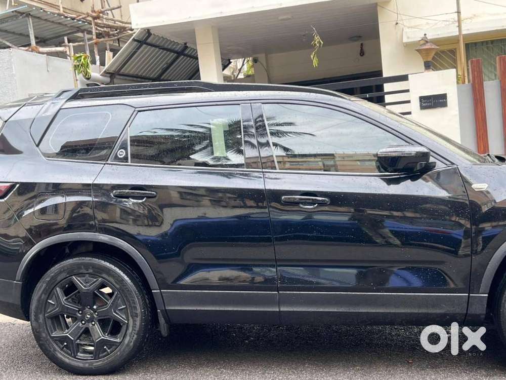 Tata Safari Accomplished+ Automatic (at) 2024  Top Model  Black
