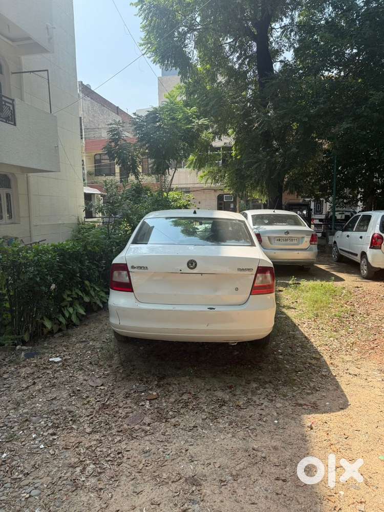 Skoda Rapid Petrol Manual 2014