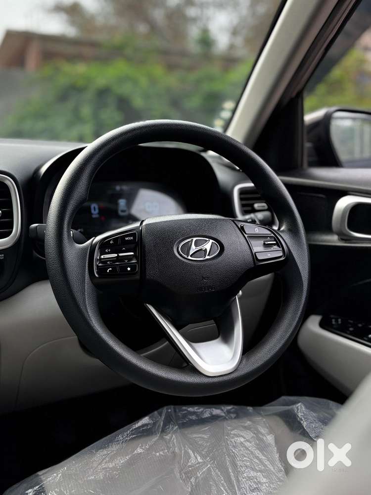 Hyundai Venue S 1.2 Petrol, 2025, Cng & Hybrids