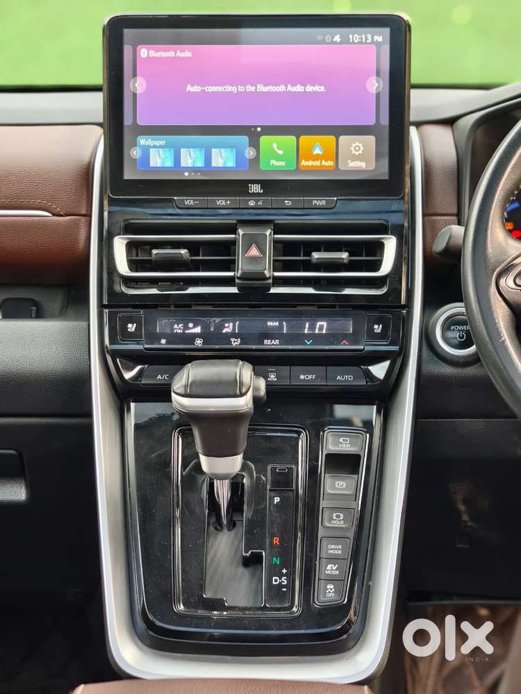 Toyota Innova Hycross, 2025, Petrol
