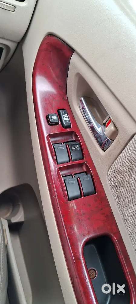 Toyota Innova Petrol Full Option V 2005 Neet N Clean