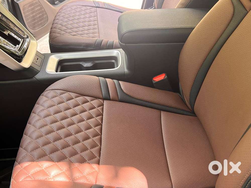 Toyota Innova Hycross 2.0 Vx Hybrid 7 Str, 2023, Petrol