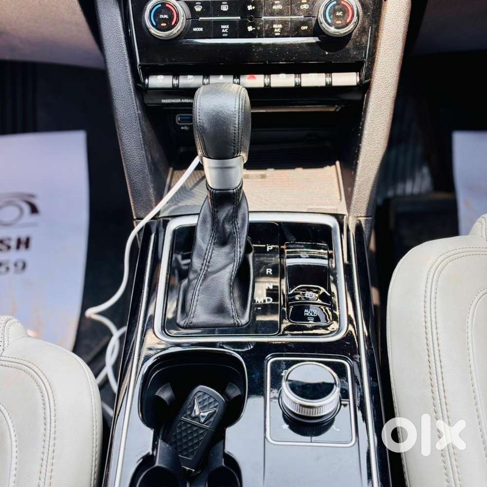 Mahindra Xuv700 2023 Petrol Automatic Well Maintained