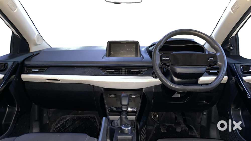 Tata Nexon Pure (s) 1.2 Petrol 6amt, 2023, Petrol