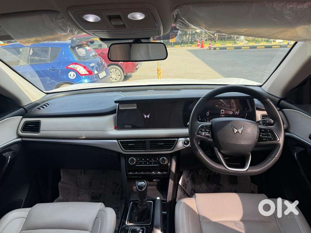 Mahindra Xuv700 2.2 Ax 7 Diesel Mt Str, 2025, Diesel