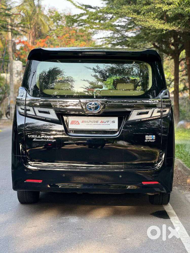 Toyota Vellfire 2.5 Executive Lounge, 2023, Petrol