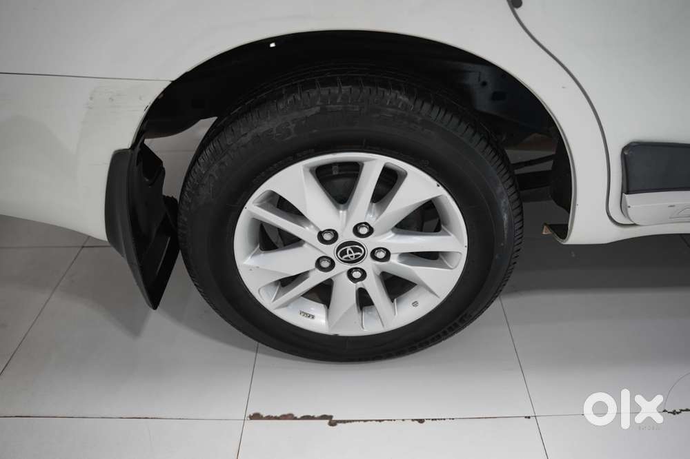 Toyota Innova Crysta 2.4 V 8 Str, 2016, Diesel