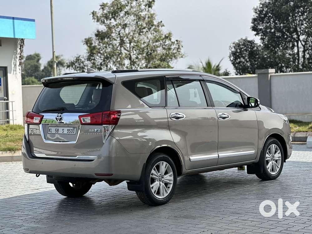 Toyota Innova Crysta 2.8z Automatic, 2016, Diesel