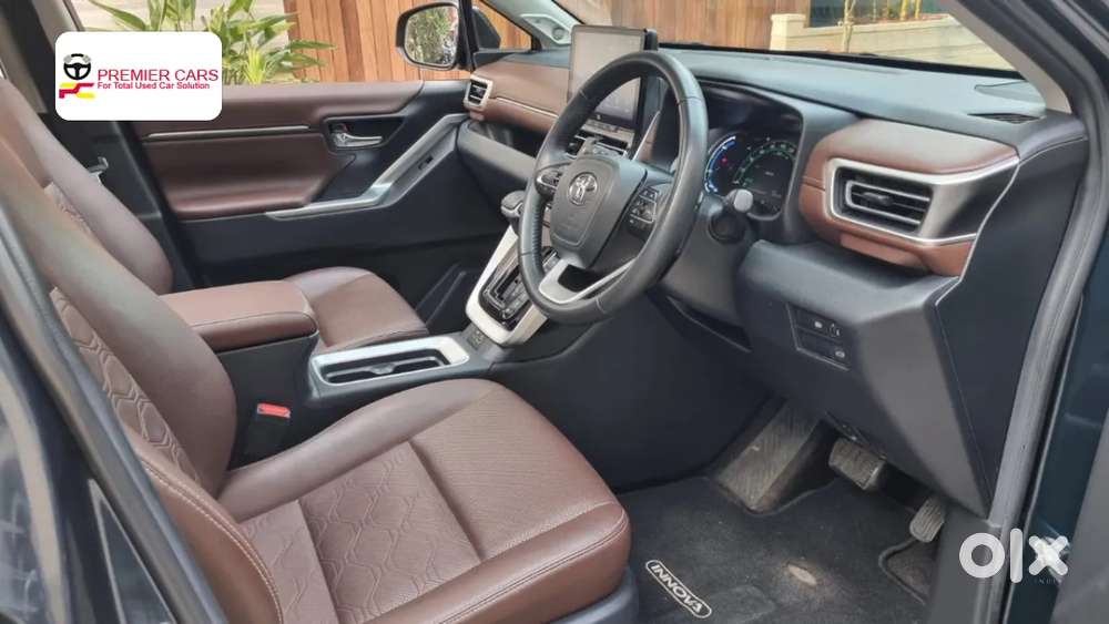 Toyota Innova Hycross 2.0 Zx (o) Hybrid 7 Str, 2023, Petrol