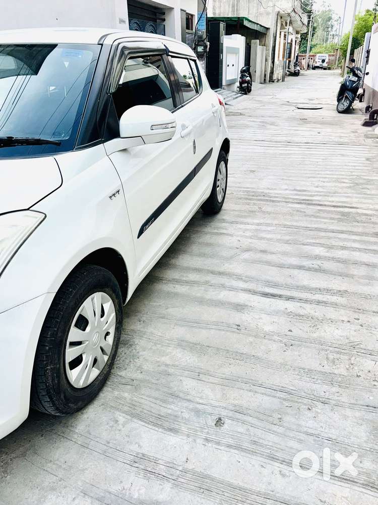 Maruti Suzuki Swift Vxi Glory Limited Edition, 2012, Petrol