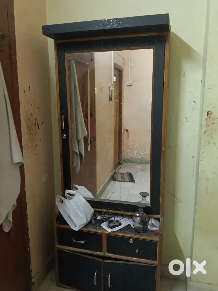 Dressing table