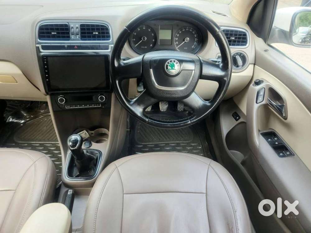 Skoda Rapid 1.6 Mpi Elegance, 2013, Petrol