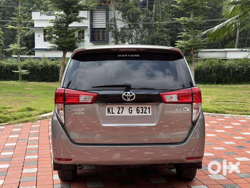 Toyota Innova Crysta 2.4 Vx Mt 8s, 2017, Diesel