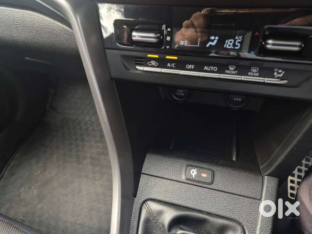 Maruti Suzuki Brezza 1.5 Zxi Plus Smart Hybrid Dual Tone, 2023, Petr..