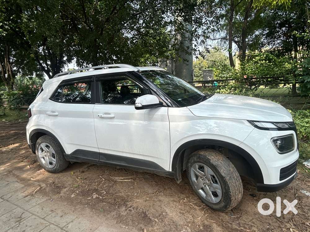 Hyundai Venue Petrol 2022