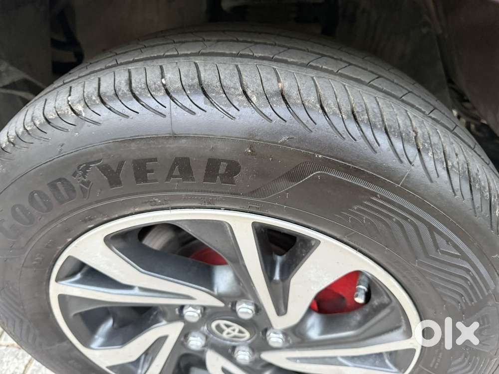 Toyota Innova Crysta 2.4 V 8 Str, 2016, Diesel