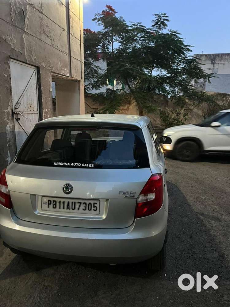 Skoda Fabia 2011 Petrol 32000 Km Driven