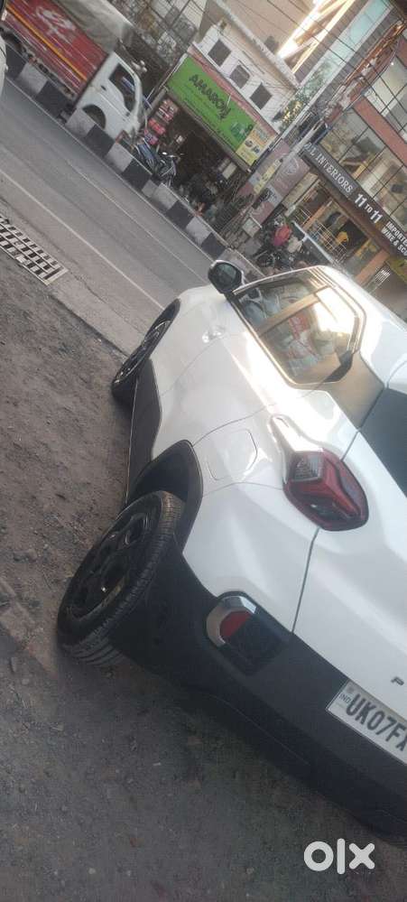 Tata Punch Accomplished Amt Sunroof, 2024, Petrol