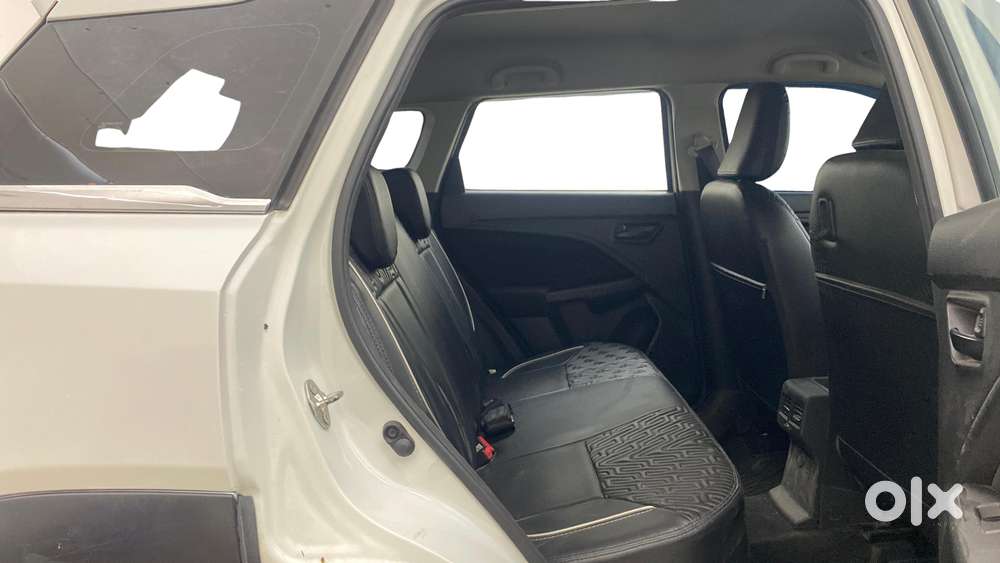 Maruti Suzuki Vitara Brezza 1.5 Vxi At, 2023, Petrol