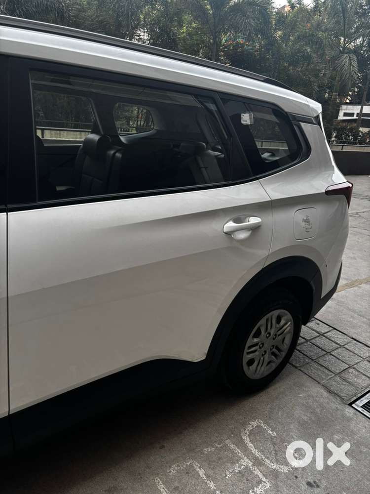 Kia Carens Petrol 2023