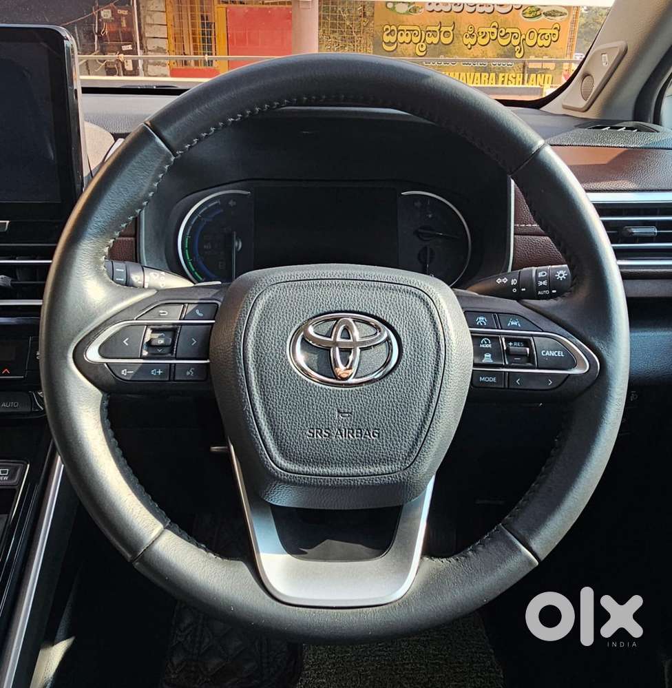 Toyota Innova Hycross 2.0 Zx (o) Hybrid 7 Str, 2023, Petrol
