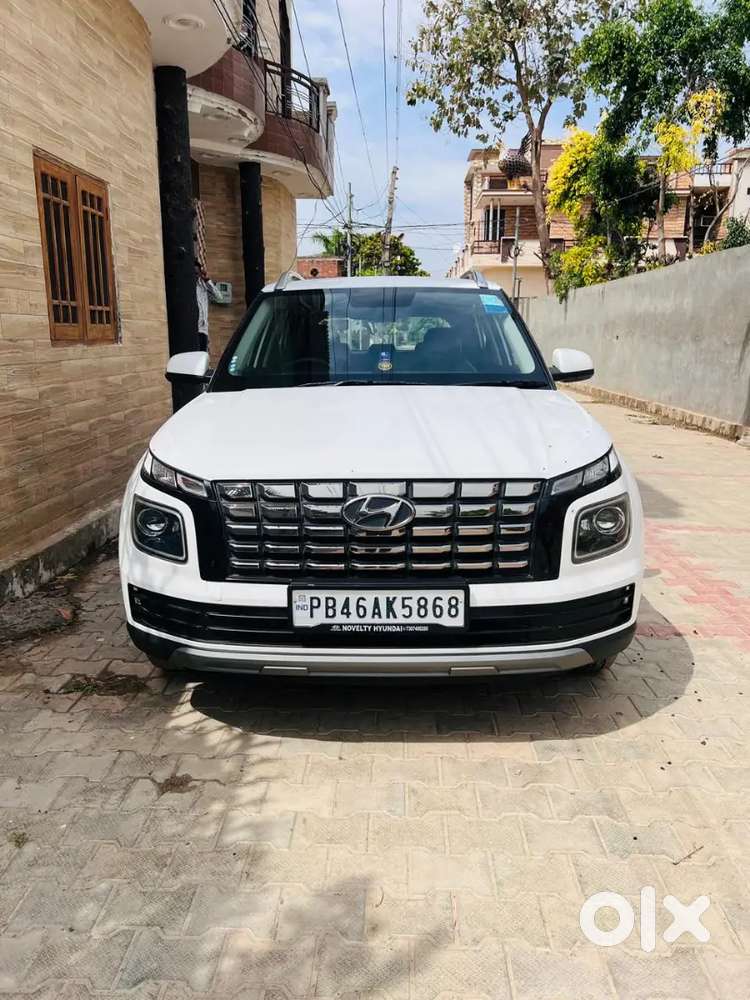 Hyundai Venue 2024 Petrol Good Condition