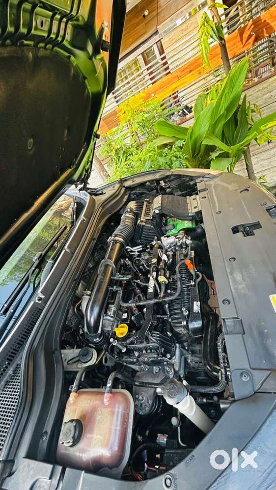 Mahindra Xuv700 2022 Petrol Well Maintained