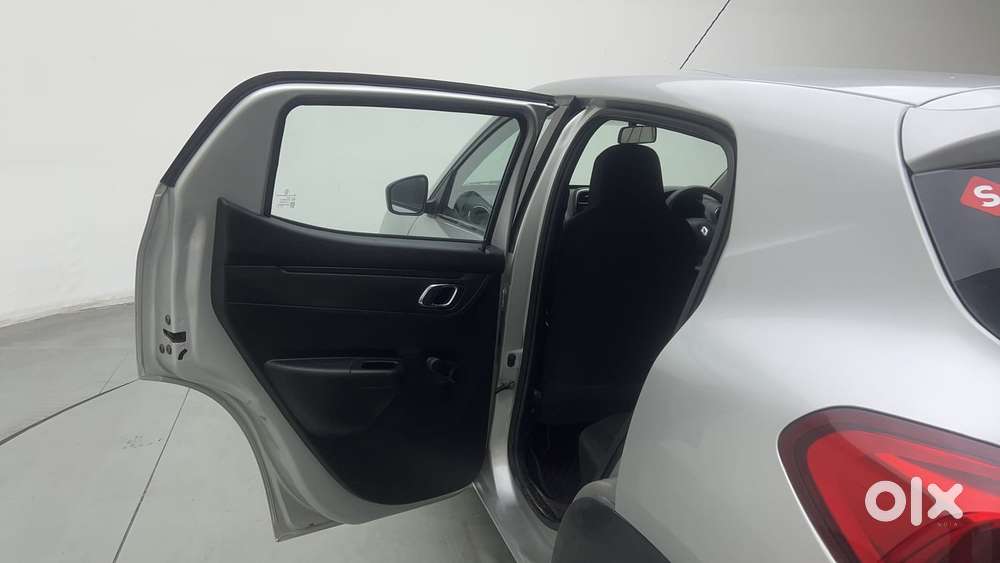 Renault Kwid 2019-ongoing 1.0 Rxt Amt (o), 2018, Petrol